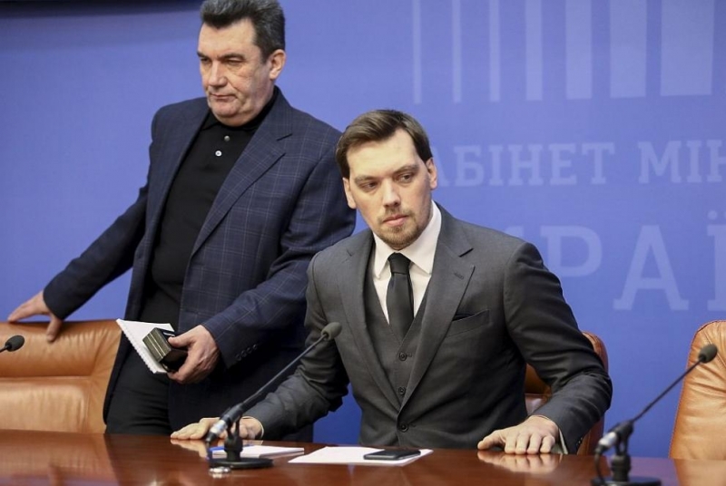 Министър председателят на Украйна Алексей Гончарук подаде оставката си Това стана