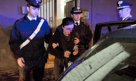 Полицейски служители са заловили престъпничка обявена за международно издирване съобщиха