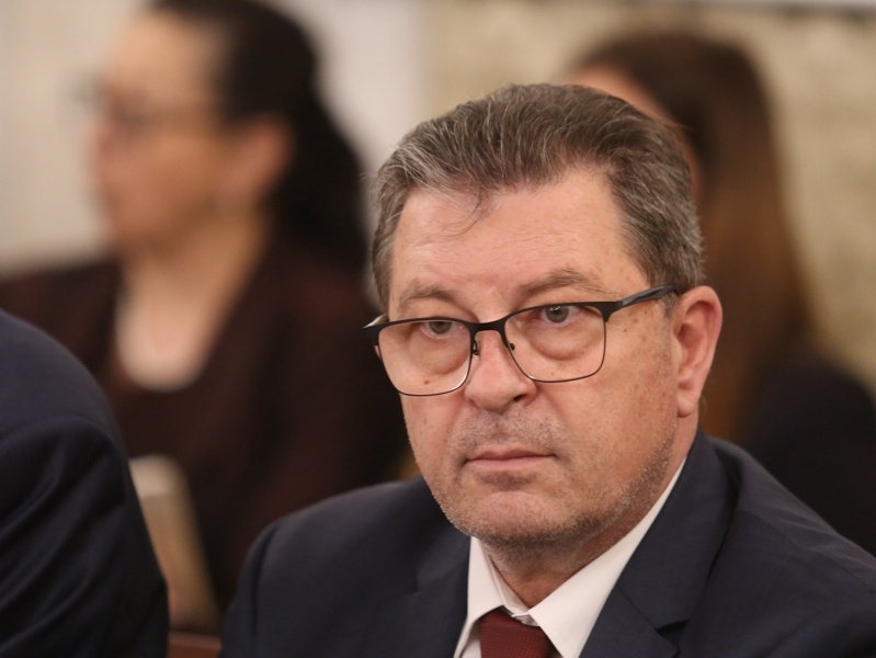 Досегашният изпълнителен директор на Български енергиен холдинг ЕАД Жаклен Коен