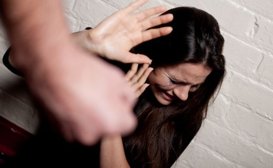 42 годишен мъж е задържан във Варна за побой на съпругата