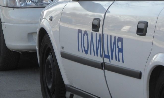 Вандал запали огледалото на кола във Враца съобщиха от пресцентъра