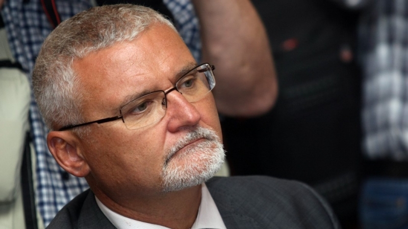 Очевидно става дума за политика Наблюдаваме твърда игра от страна