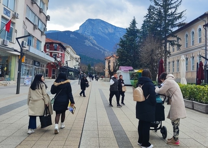 За климатична аномалия във Враца съобщават метеоролози научи агенция BulNews
Драстична