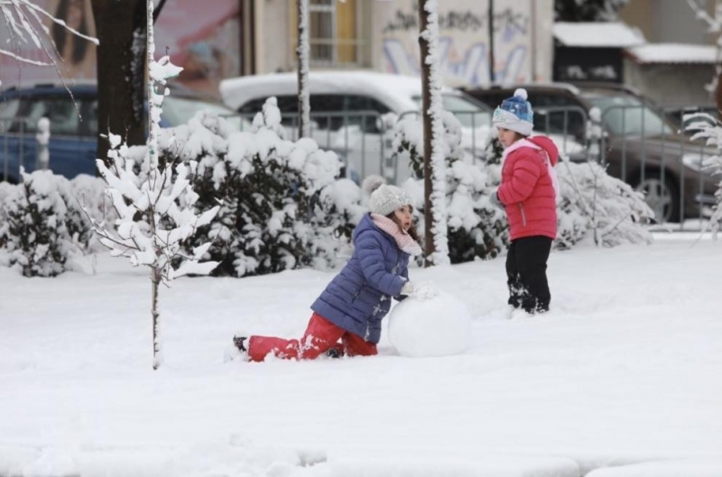Днес облачността над южните райони ще се разкъса и след