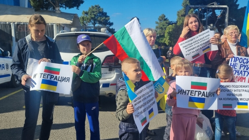 Пререгистрират пристигналите от Украйна бежанци в страната ни Дейността започна