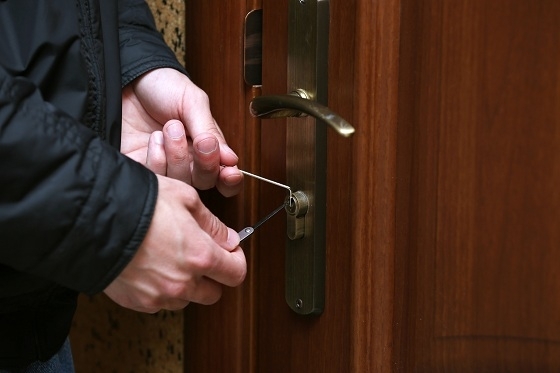 Неизвестни бандити са разбили и ограбили апартамент в Козлодуй собственост