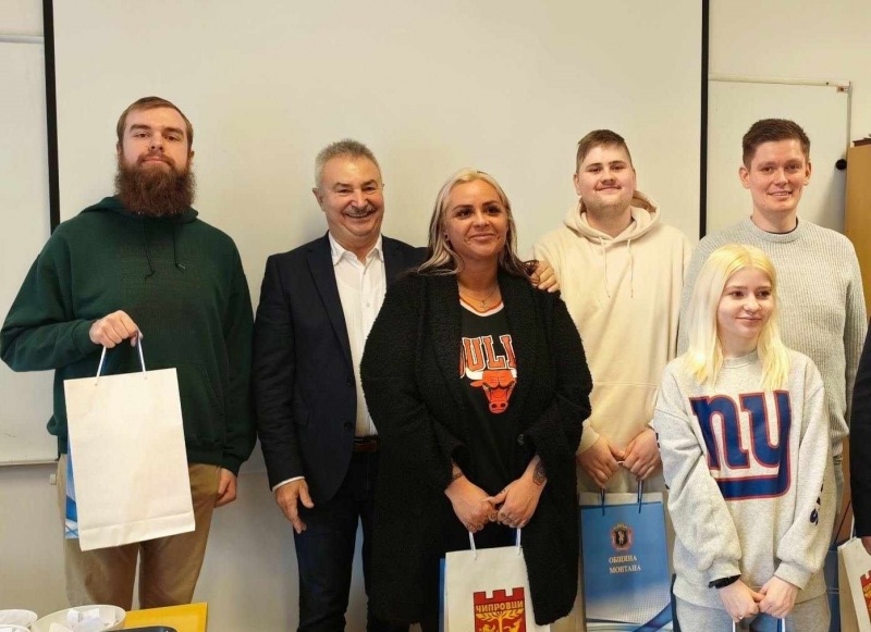 Исландци работиха с младежи в изолация в Монтана, готвиха заедно супа и палачинки /снимки/
