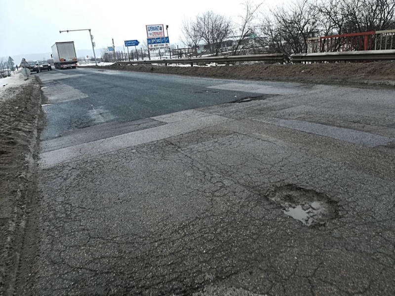Във връзка с обилното снеготопене през последните дни, асфалтовата настилка