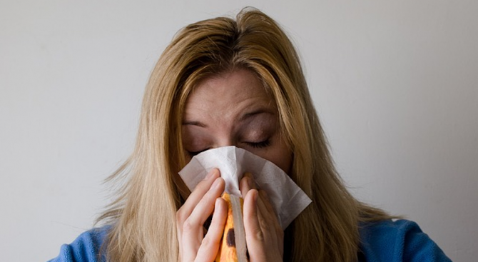 В момента минават няколко вълни на респираторни инфекции в България