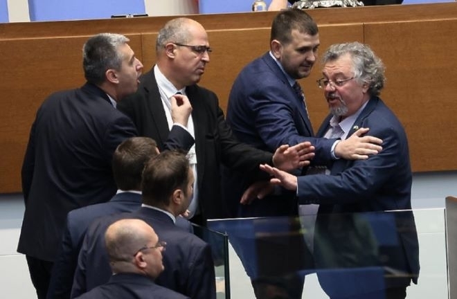 Манол Пейков заведе 78 страници иск срещу Копейкин