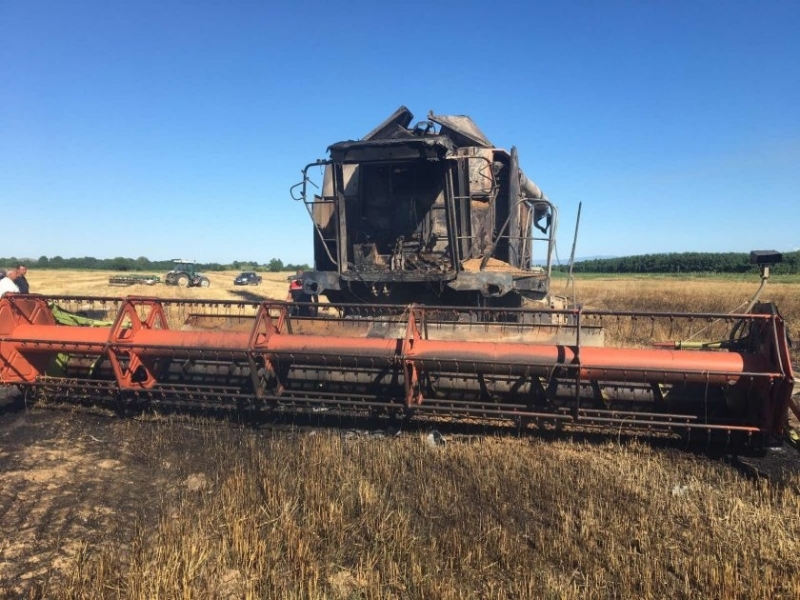 Комбайн горя във видинско село съобщиха от МВР в крайдунавския