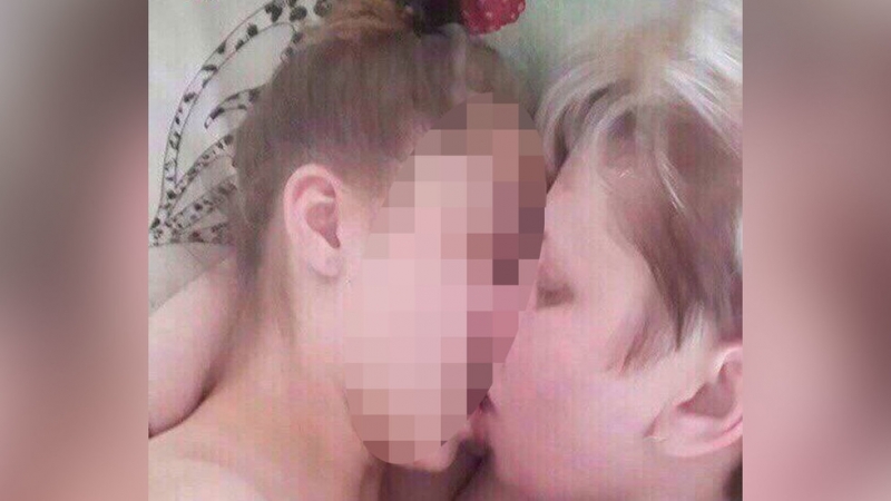 Нестандартен секс скандал избухна в руския град Боровичи Новгород Заместник директорът