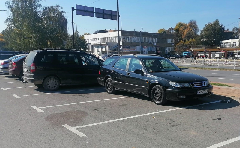 За поредното безумно паркиране сигнализират хора в социалната мрежа видя