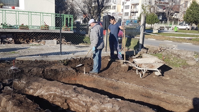 Три последователно построени и разрушавани сгради част от антична Мездра