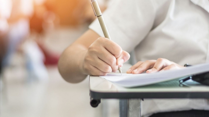 Започнаха държавните зрелостни изпити по желание които ще продължат до