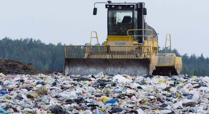 Десетки нерегламентирани сметища има на главен път Русе Варна Освен