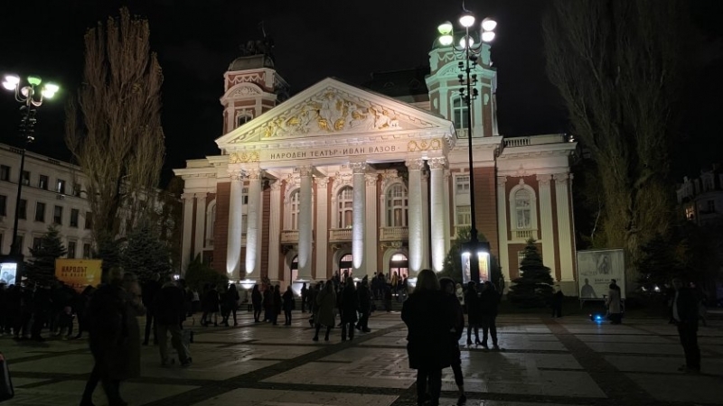 Творци отправиха апел за спасение на Народния театър Текстът на