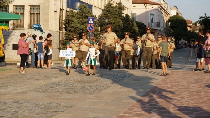 Празничната програма днес ще започне в 20 часа с изявите
