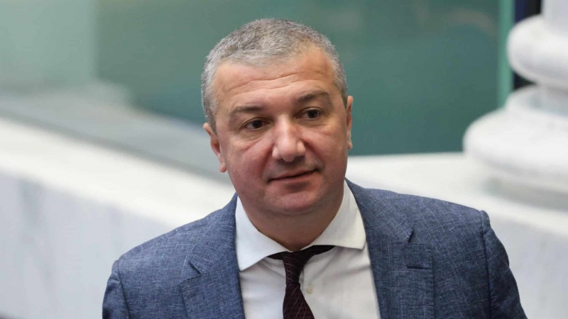 За председателския пост на парламента имаше спорове още от началото