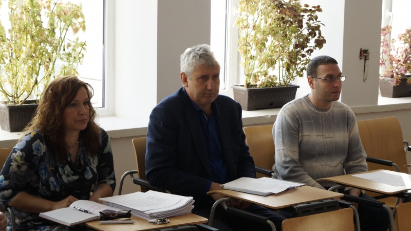 Кметът на община Мездра инж Генади Събков представи разпределението на