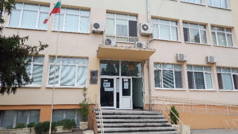 Присъствените учебни занатия от началото на втория срок ще се