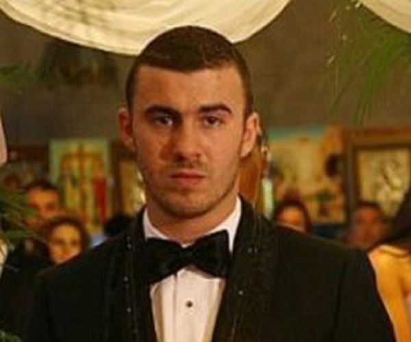 Стайко Стайков твърди, че бил отвречен пред дома му от мъже в ...