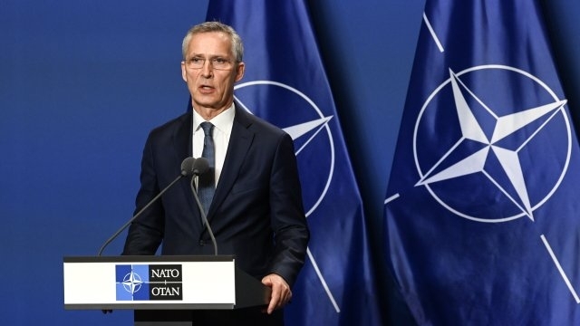 Столтенберг: НАТО обмисля разполагането на повече ядрени оръжия