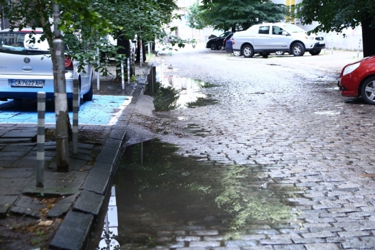 В сутрешните часове над по голямата част от страната облачността ще