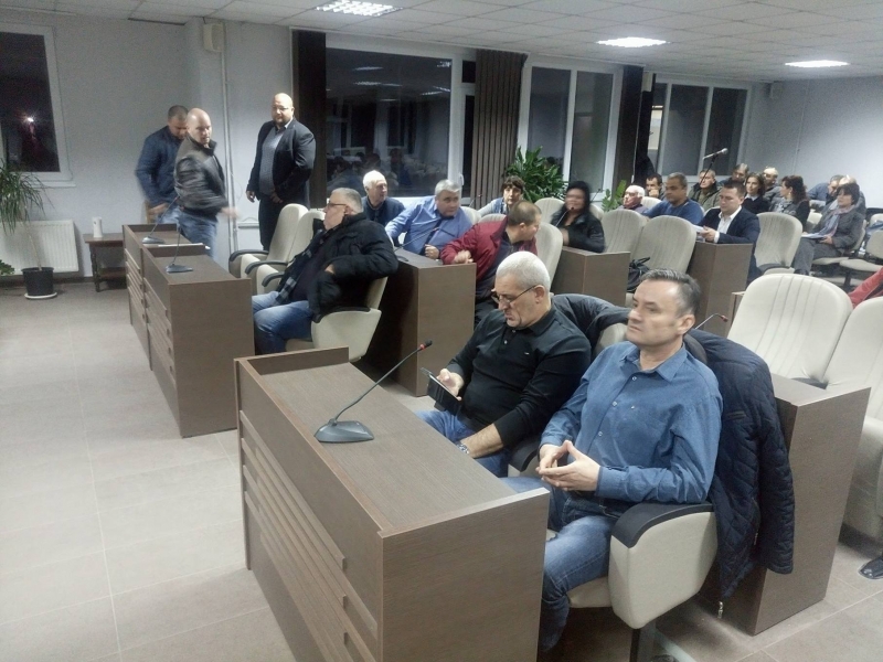 Общинският съветник Венелин Петров се опита да защити докладната си