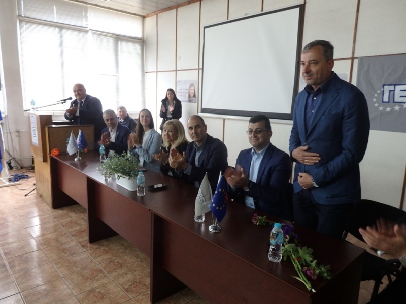 Работя изцяло за каузата на Северозападна България Вие самите с