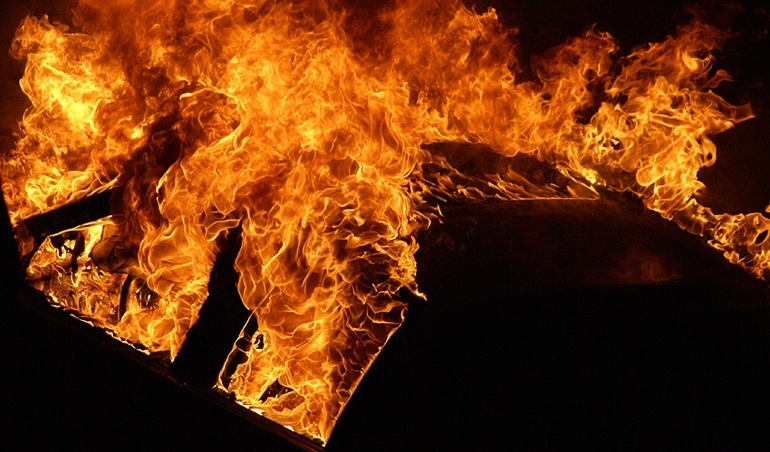 Шофьор е изгораля жив по време на инцидент с кола