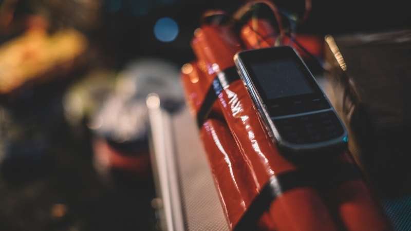 Полицията във Варшава задържа 31 годишен мъж поставил взривно устройство на