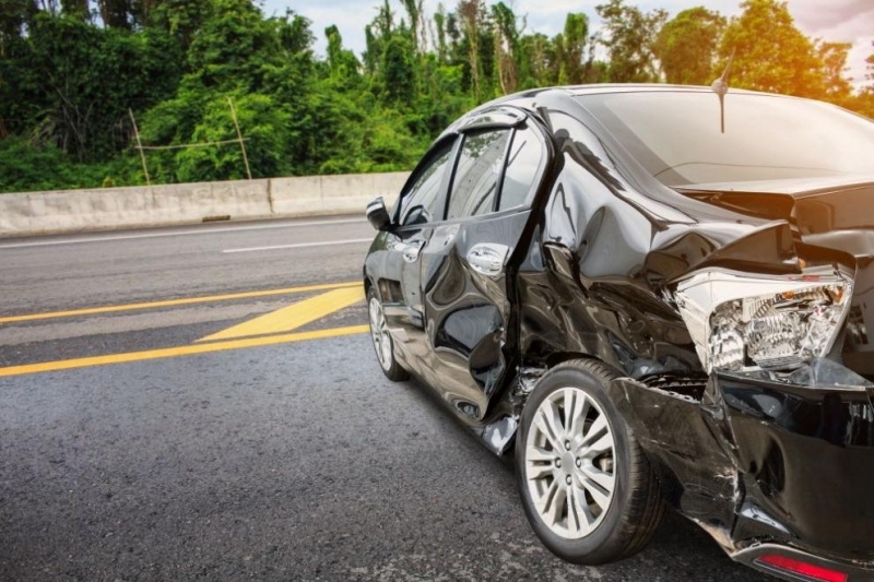 Кола с турски граждани излетя от пътното платно на магистрала Тракия Автомобилът е самокатастрофирал Инцидентът