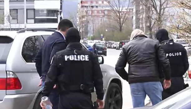 Задържаха в София полицай, куриер на бутикова дрога. Случилото се