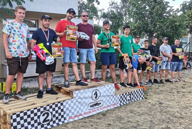 В събота и неделя на пистата по автомоделни спортове Огнян