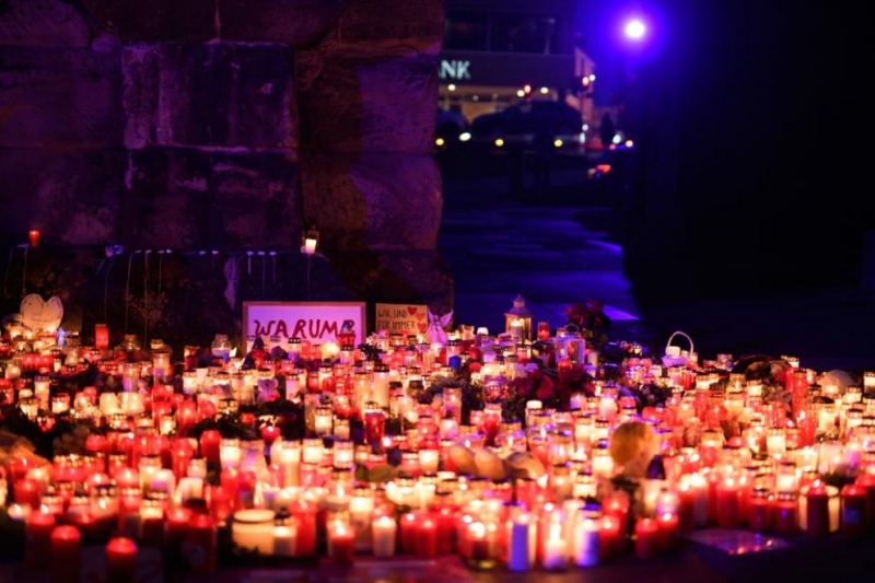 Шофьорът който се прегази с колата си минувачи на пешеходна