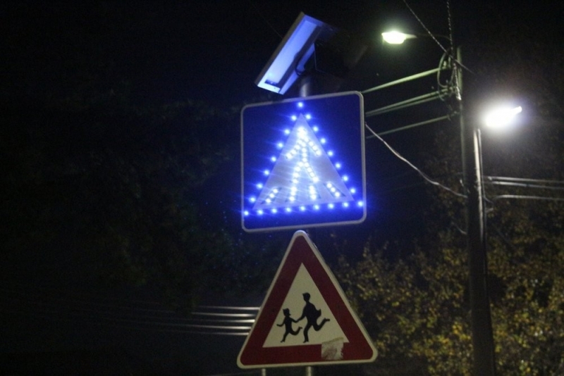 Ченгета са спипали крадец докато се бил качил на стълб