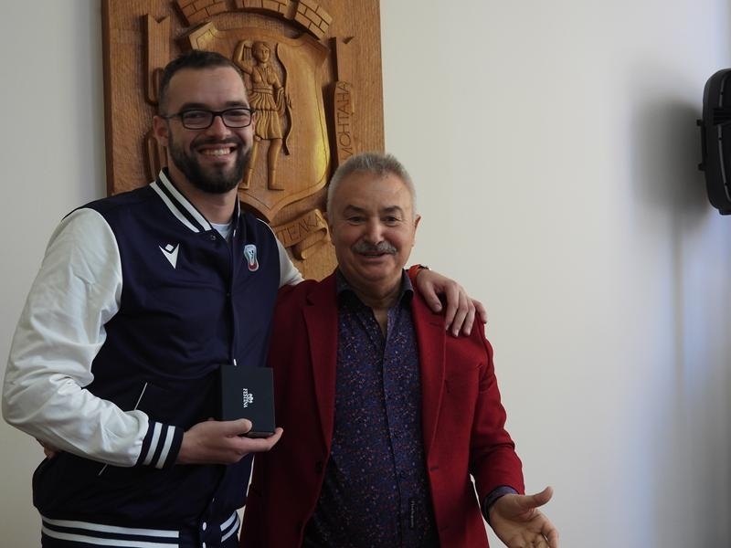 Кметът на Монтана Златко Живков спази традицията и в навечерието