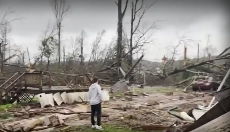 Петима души трима от тях от едно семейство са загинали вчера при