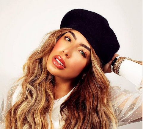 Сестрата на звездата на Пари Сен Жермен Неймар Рафаела