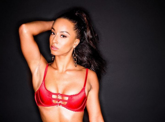 Порноактрисата Тиана Тръмп топли леглото на нападателя Никола Пепе Бившият футболист