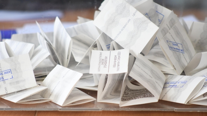 Днес правото си на глас са упражнили 31 153 избиратели