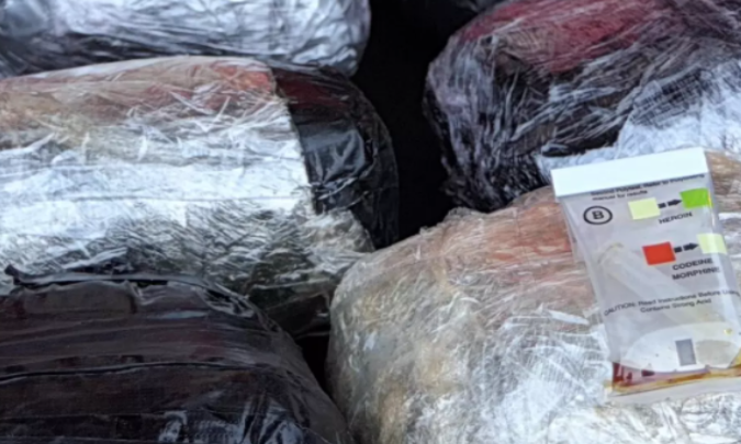 Половин килограм хероин в тайник на ТИР откриха полицаи от Областната