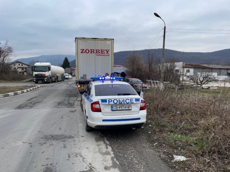 Катастрофа затапи международен път Е 79 между Мездра и Ботевград