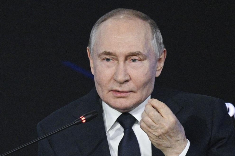1984: Путин следи руснаците с ново задължително мобилно приложение