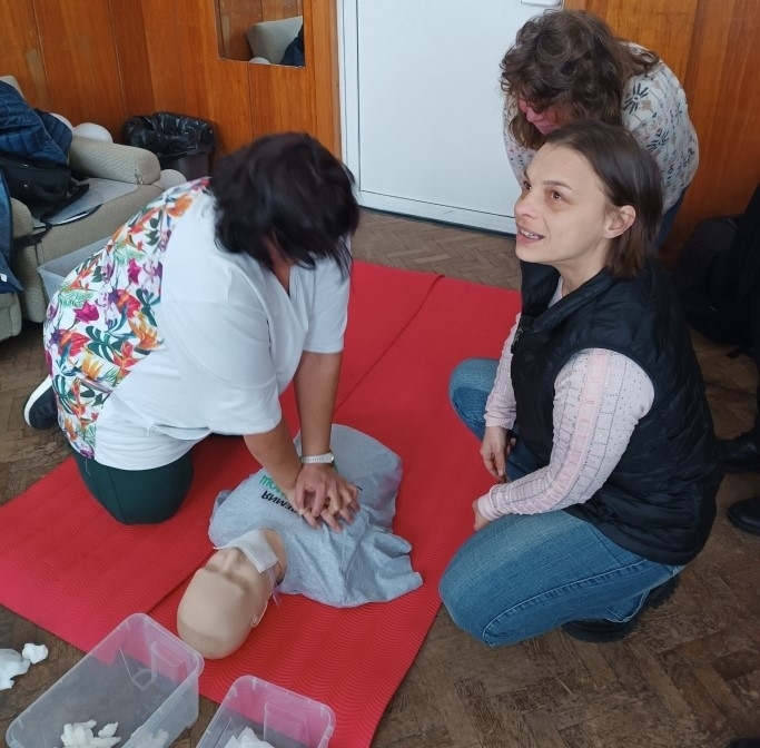 Oбучение по първа помощ за педагогическия и непедагогическия персонал се