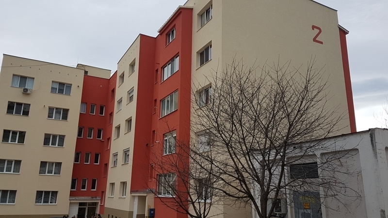 Първите два жилищни блока в Мездра санирани по националната програма
