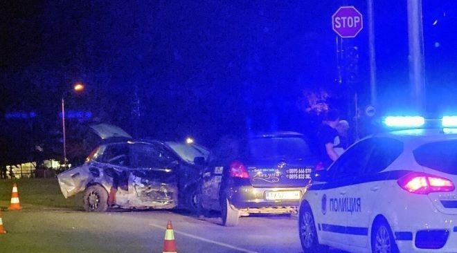 На градус! Мъртвопиян шофьор предизвика катастрофа в Монтанско