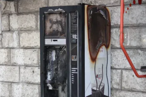 Запалена машина за кафе вдигна накрак монтански огнеборци съобщиха от