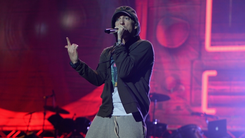 Еминем бе разпитан от тайните служби на САЩ заради заплашителни